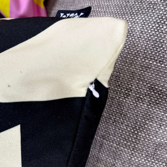 SHUT UP CREAM BLACK CUSHION